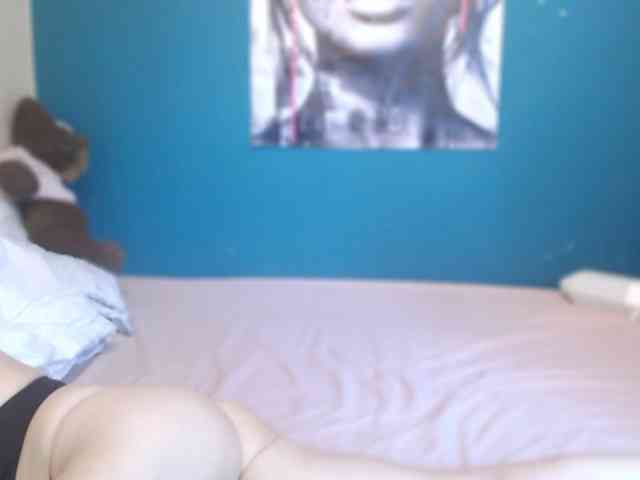 NADINNNE webcam