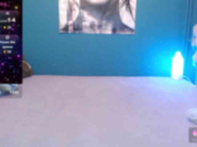 NADINNNE webcam