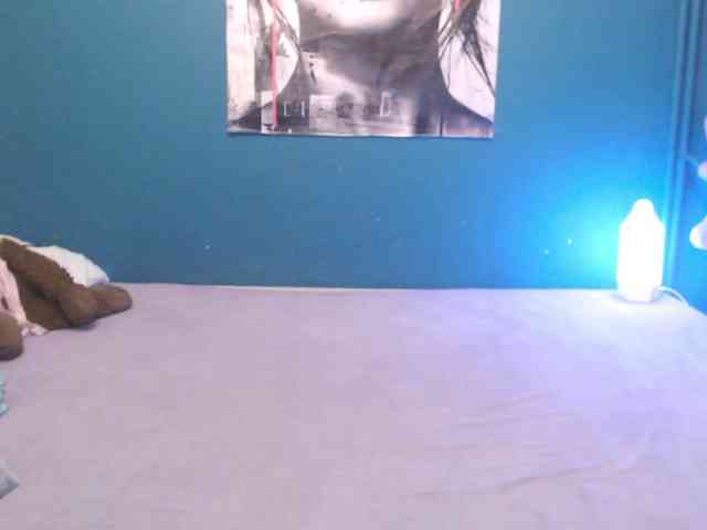 NADINNNE webcam