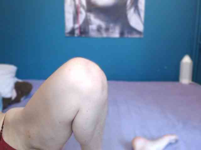 NADINNNE webcam
