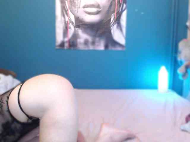 NADINNNE webcam