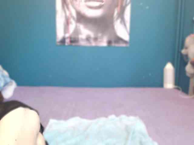 NADINNNE webcam