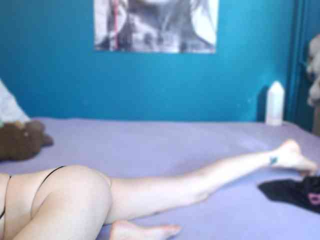 NADINNNE webcam