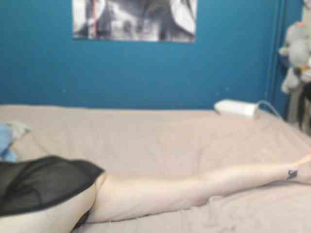 NADINNNE webcam