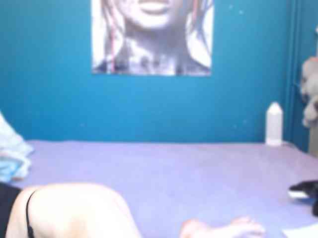 NADINNNE webcam