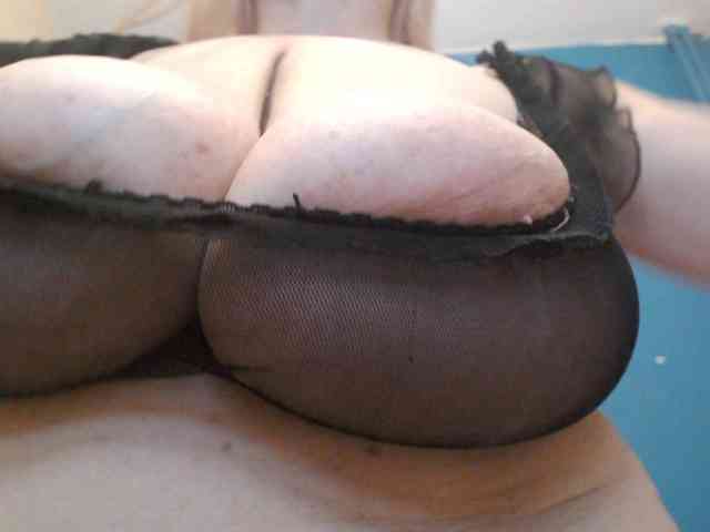 NADINNNE webcam