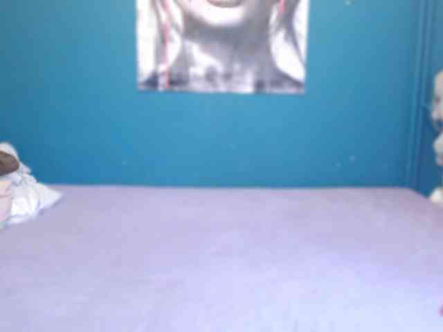 NADINNNE webcam