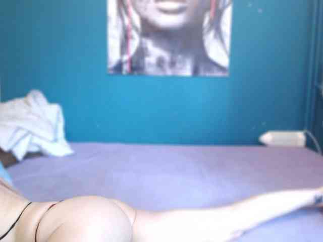 NADINNNE webcam