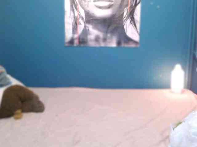NADINNNE webcam