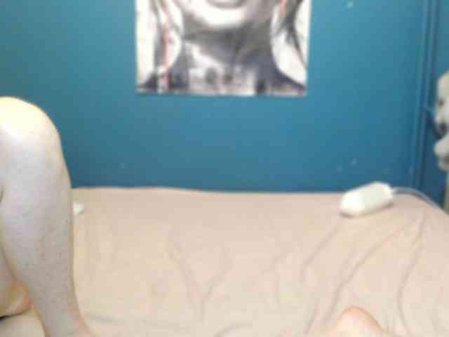 NADINNNE webcam