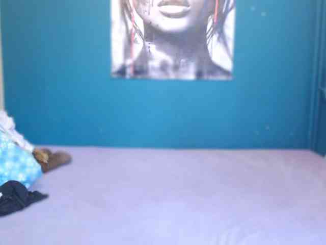 NADINNNE webcam