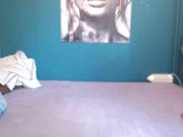 NADINNNE webcam