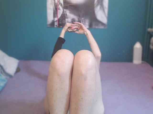 NADINNNE webcam