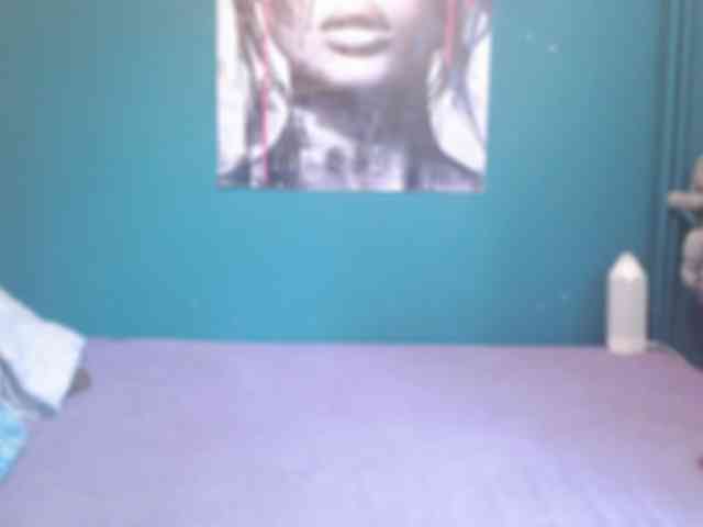 NADINNNE webcam