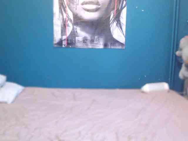 NADINNNE webcam