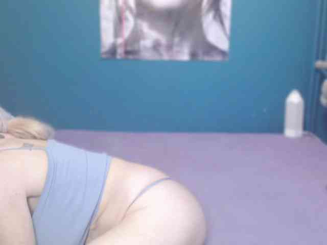 NADINNNE webcam