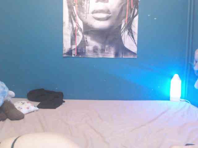 NADINNNE webcam