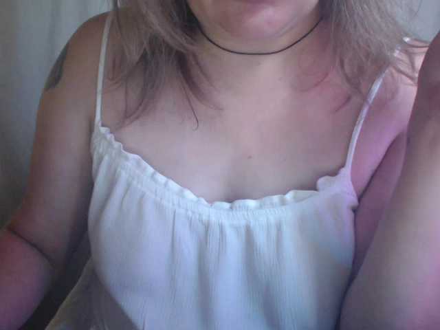 vesna2020 live cam on BongaCams