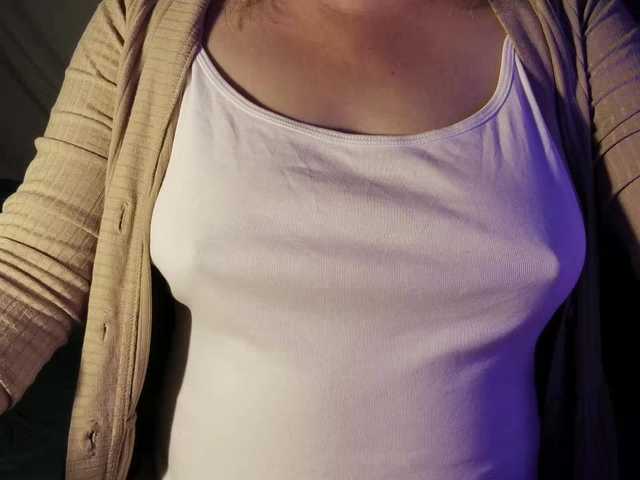 1BECHA1 — live female cam