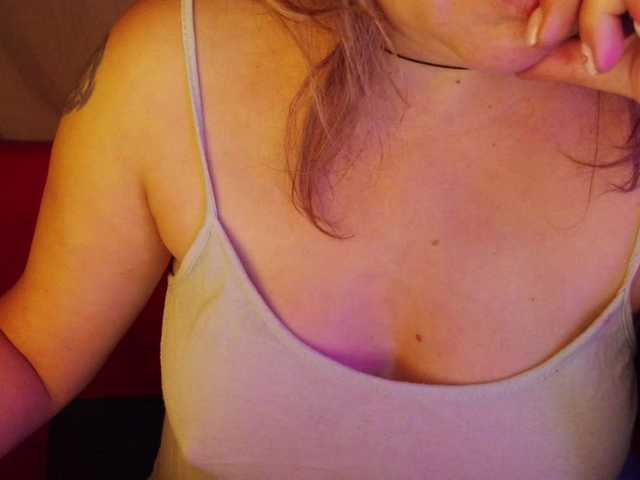 vesna2020 live cam on BongaCams