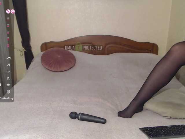 mellannie8 live cam on BongaCams