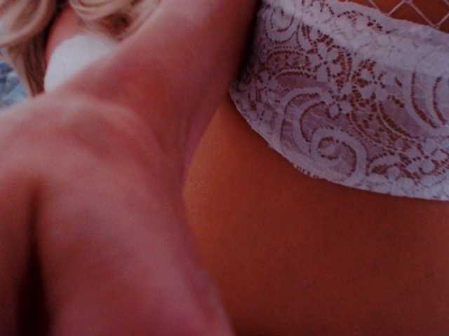 malushka1 live cam on BongaCams