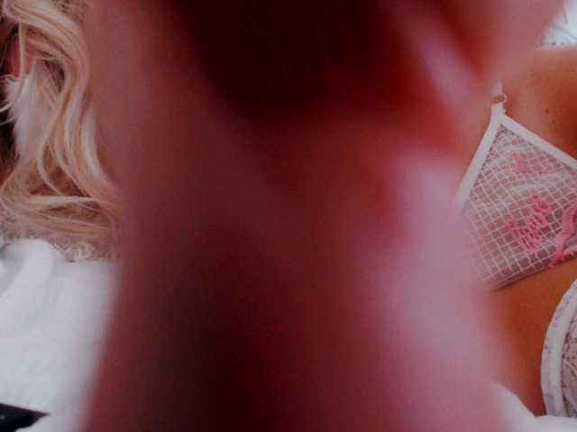 malushka1 live cam on BongaCams
