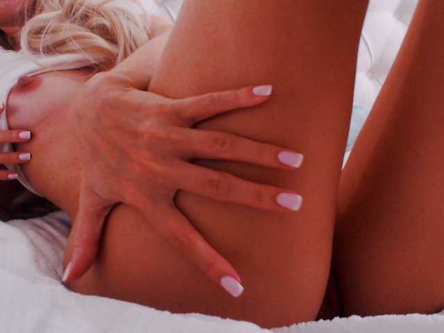 malushka1 live cam on BongaCams