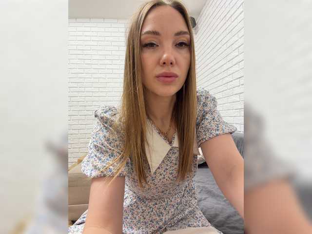 KitFox live webcam show