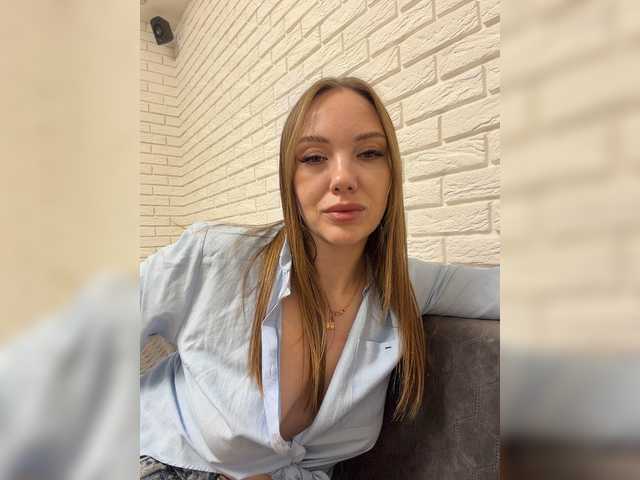 Pepetka22 live cam on BongaCams