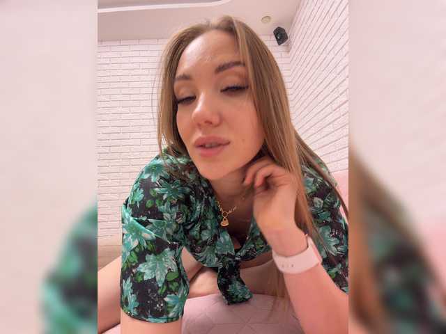 Pepetka22 live cam on BongaCams