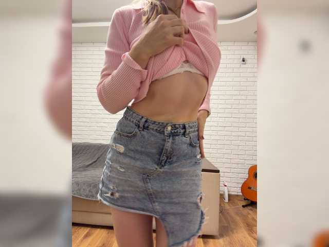 KitFox live cam on BongaCams