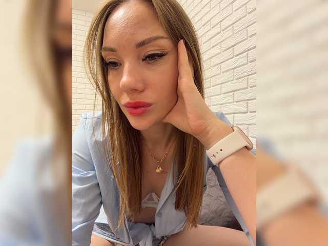 Pepetka22 live cam on BongaCams