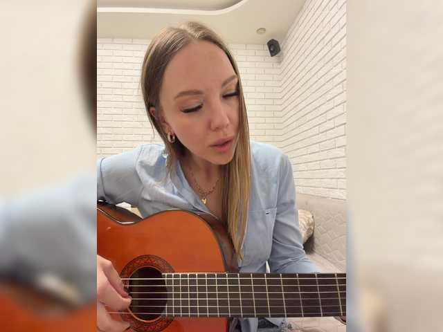 Pepetka22 live cam on BongaCams