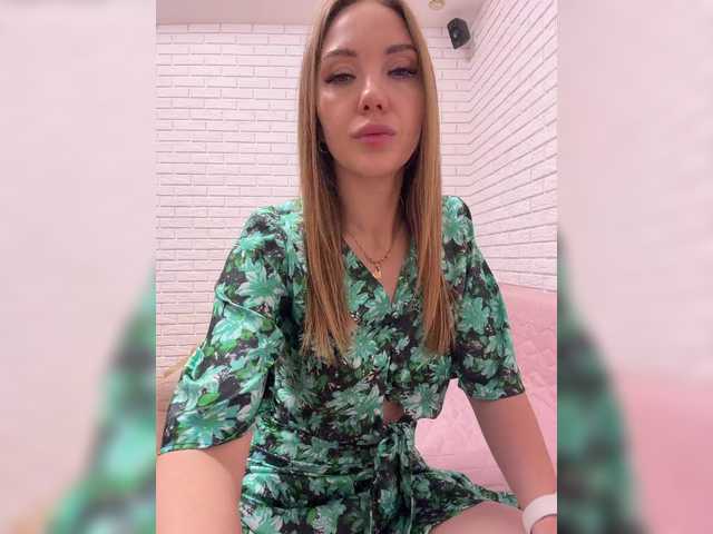 Pepetka22 live cam on BongaCams
