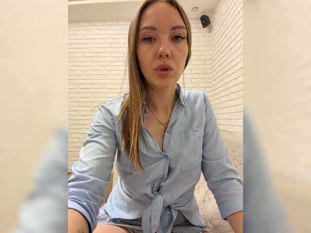 Pepetka22 live cam on BongaCams
