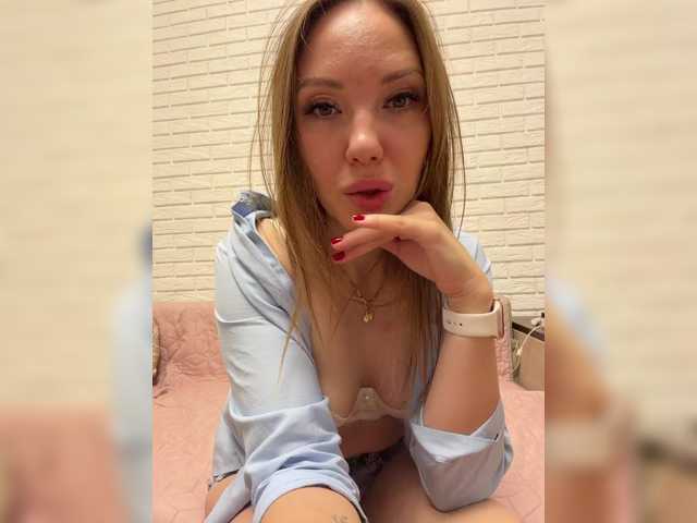 Pepetka22 live cam on BongaCams