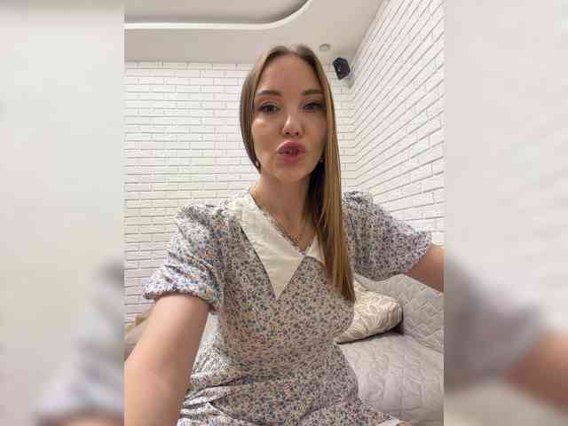 Kitfox's cam show statistics and live stream