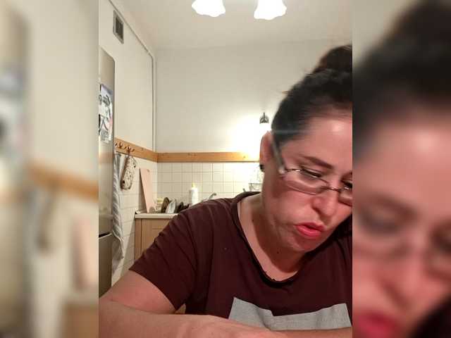 loriktwinss live cam on BongaCams