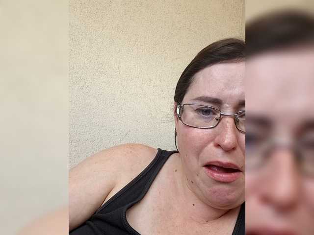 loriktwinss live cam on BongaCams