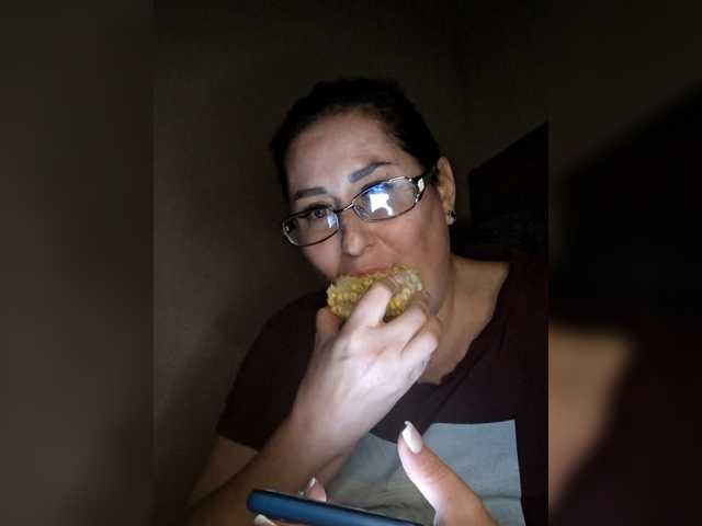 loriktwinss live cam on BongaCams