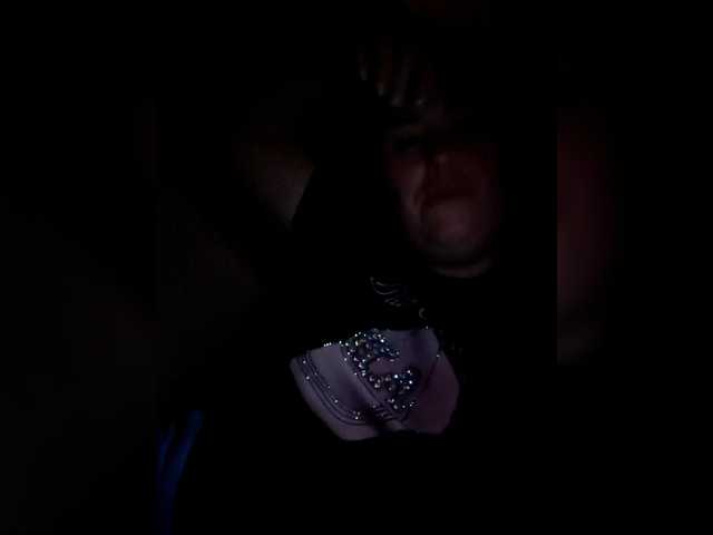 loriktwinss live cam on BongaCams