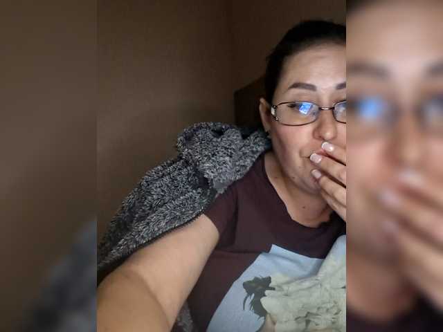 loriktwinss live cam on BongaCams