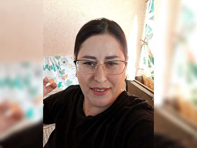 loriktwinss live cam on BongaCams