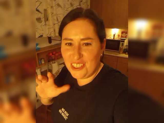 loriktwinss's BongaCams show and profile