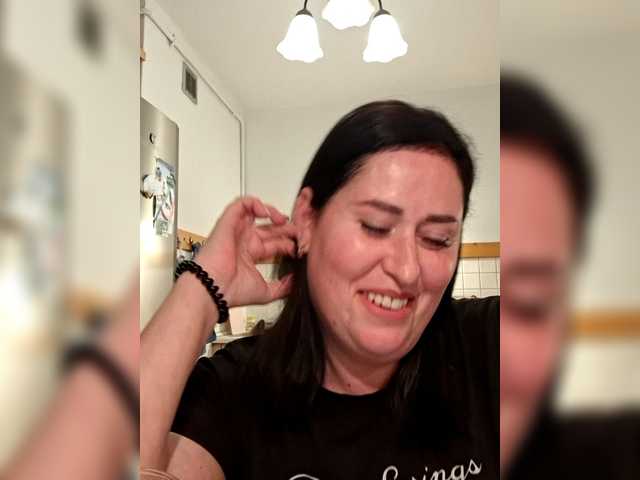 loriktwinss live cam on BongaCams