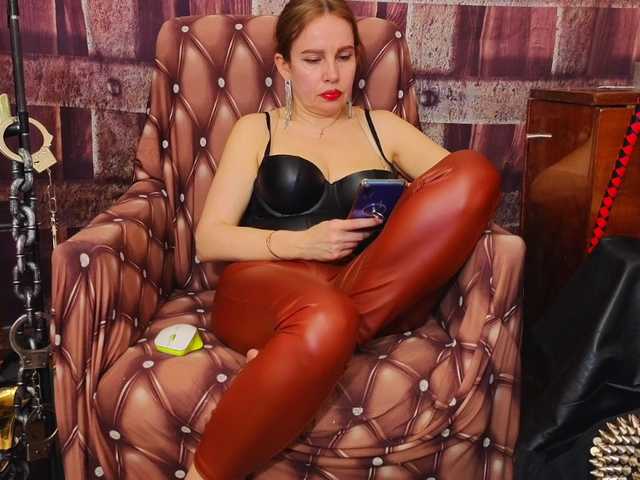 deluxekinky live sex show