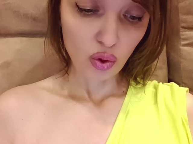 lilisexy14 live webcam show