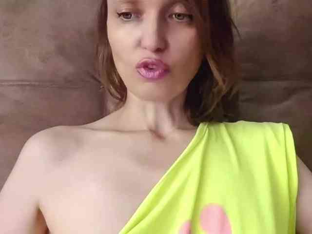 lilisexy14 webcam