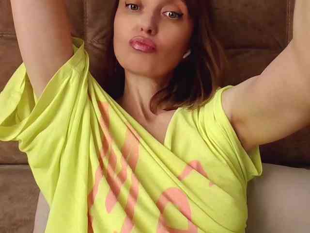 lilisexy14 webcam